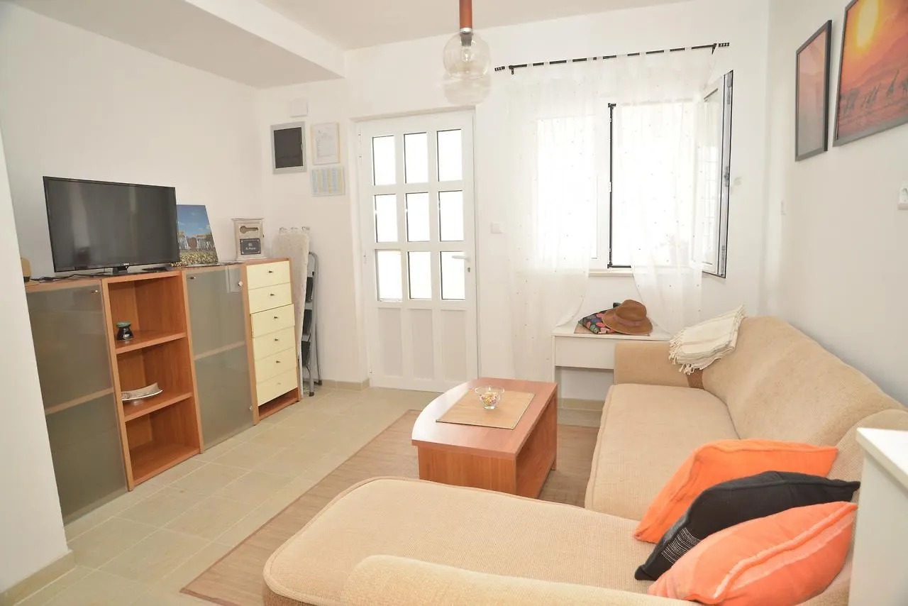 Apartment Yellow House 파그