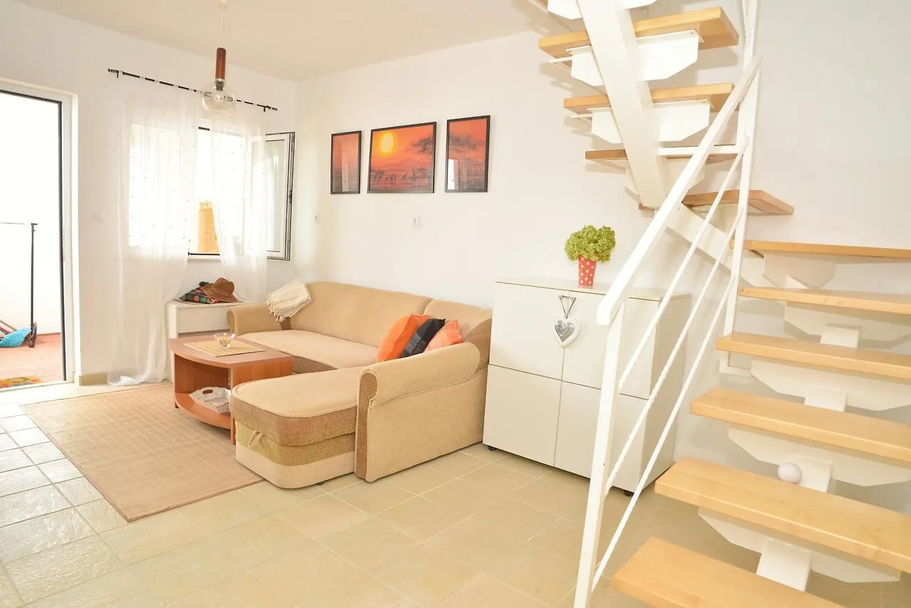 Apartment Yellow House 파그