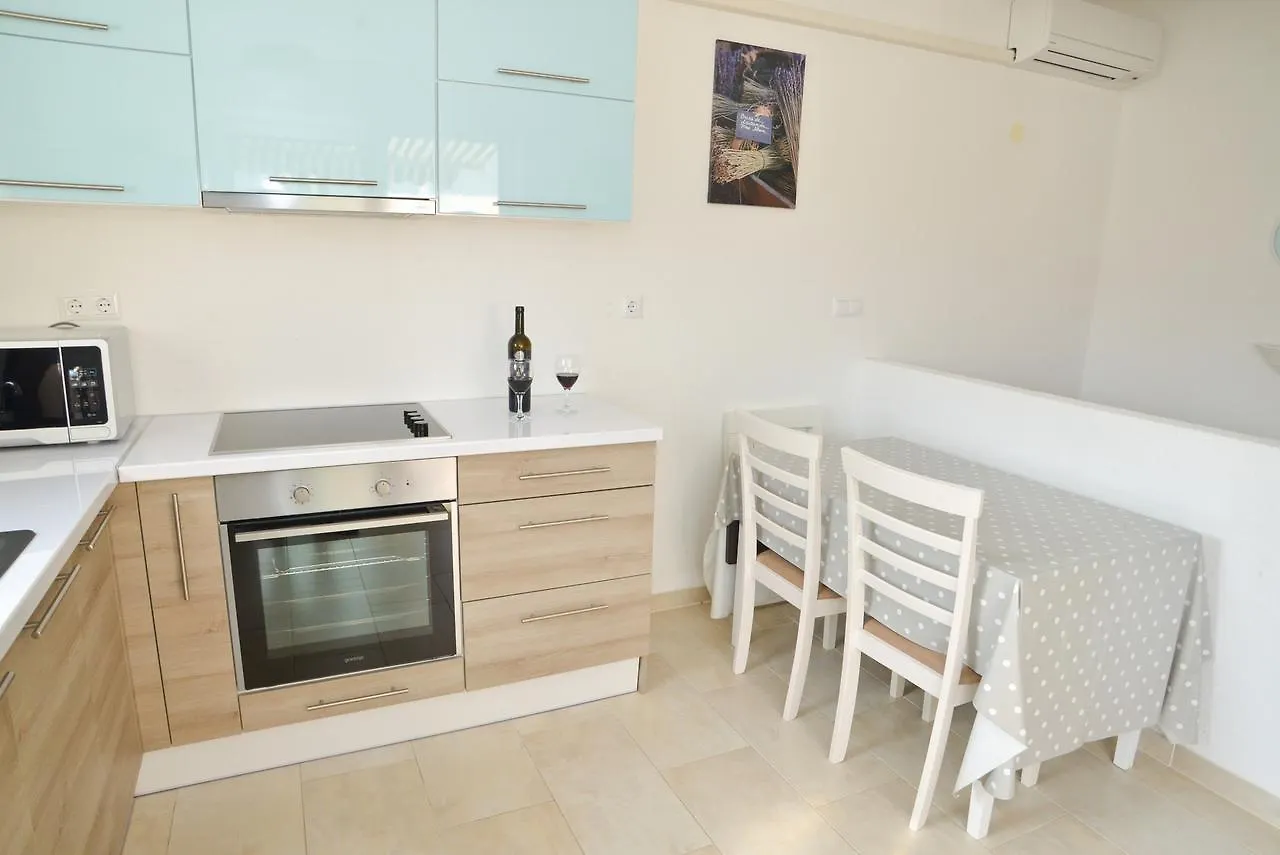 פג Apartment Yellow House