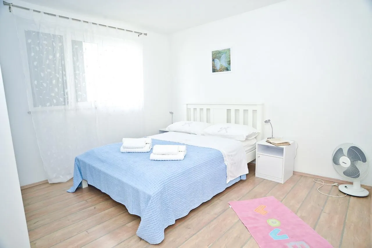 פג Apartment Yellow House קרואטיה
